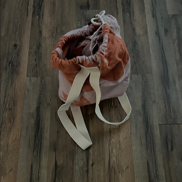 HYdra Towel Bag - Picture 4 of 4